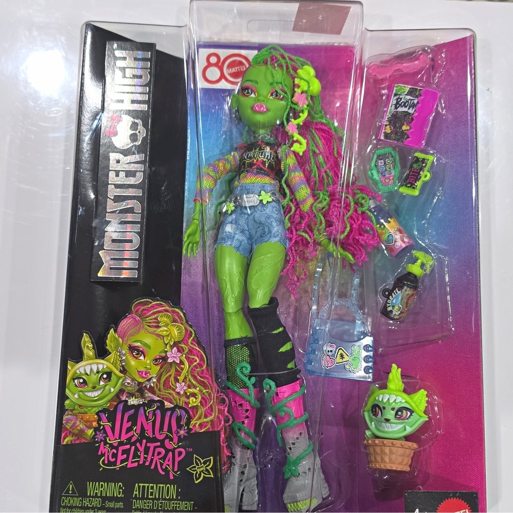 Mattel Monster High Venus McFlytrap 11 in Fashion Doll Pet & Accessories New